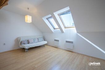 Prostorný byt o dispozici 4+1 a celkové ploše 107,84 m², kte