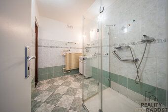 Ve výhradním zastoupení Vám nabízím k prodeji rohový, přízem
