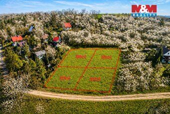 Nabízím k prodeji zahrady o výměře 394 m², 388 m², 400 m² a 