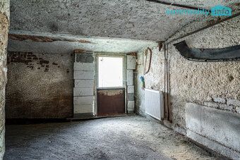 Nabízíme k prodeji rodinný dům určený ke kompletní rekonstru