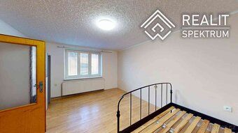 Prostorný byt 2+kk (63 m²) s podílem na zahradě za domem a m