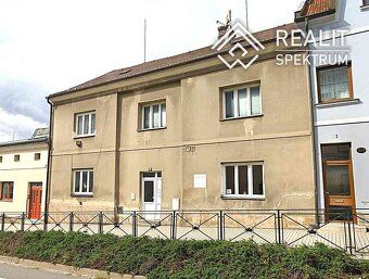 Prostorný byt 2+kk (63 m²) s podílem na zahradě za domem a m