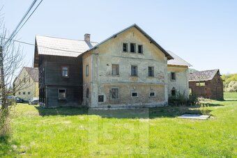 Ev.č. N09248 Nabízíme k prodeji rodinný dům se dvěma dalšími