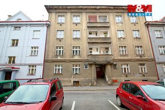 Pronájem bytu 2+kk, 54 m² s lodžií a sklepem. Byt se nachází