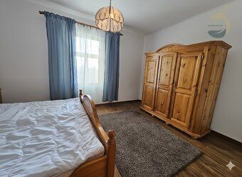 Rodinná vila 7+1 se nachází na klidném okraji obce Odolenov,