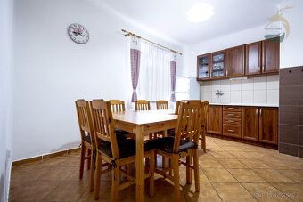 Nabízíme k prodeji jedinečný multifunkční areál v malebné ob