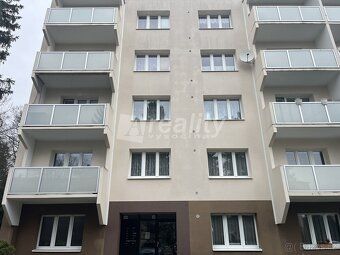 Ev.č. 02274 Zprostředkujeme Vám prodej bytu 2,5+1 s balkonem