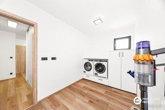 Nabízíme k prodeji výjimečný přízemní rodinný dům typu bunga