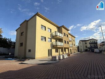 Nabízíme k pronájmu pokoj v rodinném domě. Lokalita: Úherce 