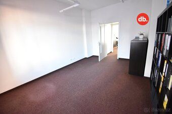 Ev.č. 01764 Nabízíme k pronájmu kancelářské prostory v obcho