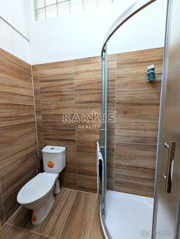 Nabízíme k pronájmu komerční prostor o velikosti 53 m² ve ve