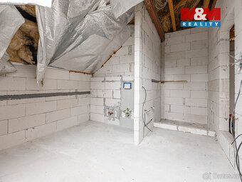 Prodej rozestavěného rodinného domu s plánovanou dispozicí 8