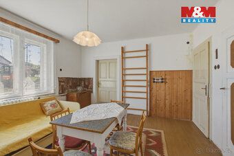 Nabízíme k prodeji prostorný dvougenerační rodinný dům v obc