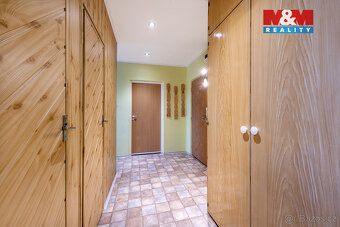 Nabízíme k prodeji prostorný byt 2+1 o užitné ploše 62 m², s
