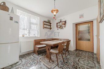 Nabízíme k prodeji rodinný dům o dispozici 5+1 v atraktivní 