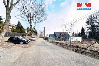 Prodej stavebního pozemku 1 337 m² v klidné části obce Boleb