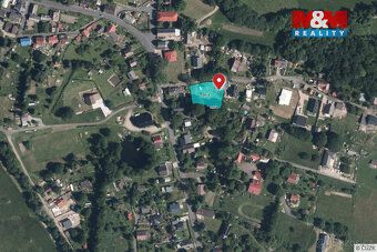 Prodej stavebního pozemku 1 337 m² v klidné části obce Boleb