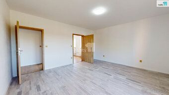 +popl. 4000, zálohy na služby (elektřina, vodné a stočné), N
