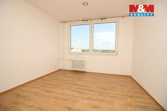 Pronájem světlého prostorného bytu 3+1 s balkónem o užitné p