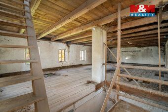 Rodinný dům s historií, se zemědělskou usedlostí, který se n