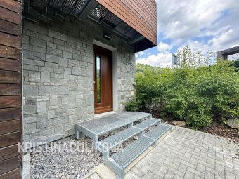 Ponúkam Vám na predaj trojizbový investičný apartmán v novov