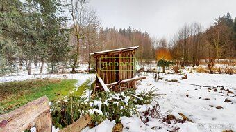 Chata s vlastním lesem a pozemkem přes 3 600 m² v Rzech u No