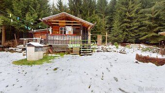 Chata s vlastním lesem a pozemkem přes 3 600 m² v Rzech u No