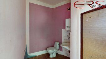 Ev.č. 00688 Palác o velikosti 28 m² s výlohou hledá svého me