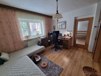 Exkluzivně nabízíme k prodeji jedinečný třípodlažní (jedno p