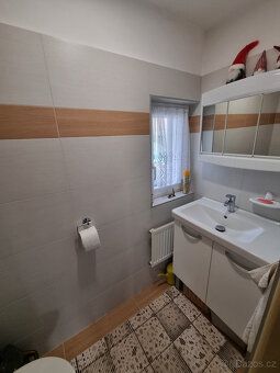 Exkluzivně nabízíme k prodeji jedinečný třípodlažní (jedno p