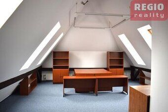 Hledáte praktické a dostupné kanceláře v samotném centru Tři