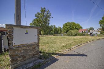 Prodej pozemku určeného k výstavbě RD na krásném místě v Dlo