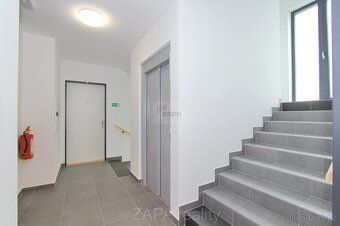 Exkluzivně nabízíme pronájem bytu 2+kk s lodžií a sklepem o 