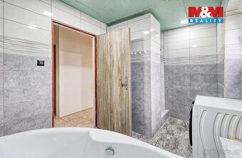 V malé obci Milošice, jen pár minut od Žatce i Měcholup, nab