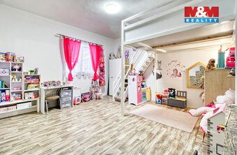 V malé obci Milošice, jen pár minut od Žatce i Měcholup, nab