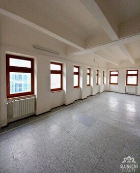 Naše společnost Vám nabízí k pronájmu kancelářský prostor o 