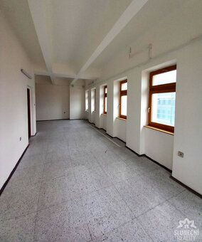 Naše společnost Vám nabízí k pronájmu kancelářský prostor o 