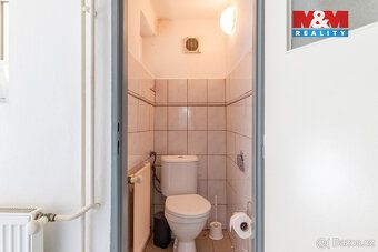 Nabízíme na prodej rodinný dům o dispozici 5+1 s pozemkem, o