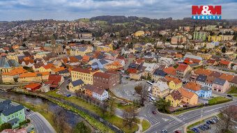 Pozemek o výměře 225 m² se nachází v samotném centru Frýdlan