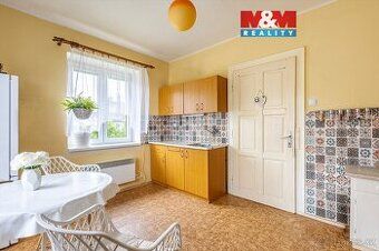 Prodám byt 3+1 o rozloze 72m2 + zasklená lodžie. Byt se nach