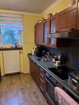 Prodám byt 3+1 o rozloze 72m2 + zasklená lodžie. Byt se nach
