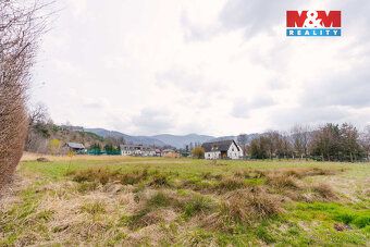 Nabízíme Vám k prodeji pozemek, určený k výstavbě rodinného 