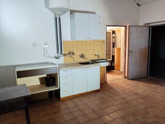 Nabízíme k prodeji obchodní objekt o zastavěné ploše 150 m² 