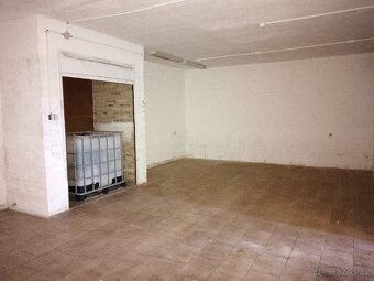 Nabízíme k prodeji obchodní objekt o zastavěné ploše 150 m² 