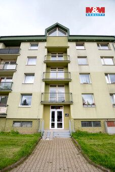 Pronájem zrekonstruovaného bytu 1+1 s lodžií a sklepem. Nach