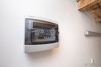 Hledáte bezpečné a suché místo pro parkování svého vozu nebo