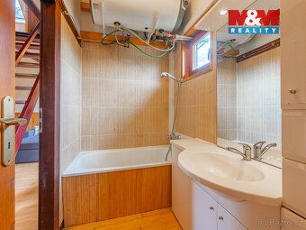 Nabízíme k prodeji rodinný dům s podlahovou plochou 88 m2 a 