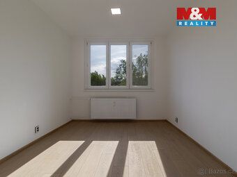 Nabízíme k prodeji prostorný byt 3+1 s lodžií v osobním vlas