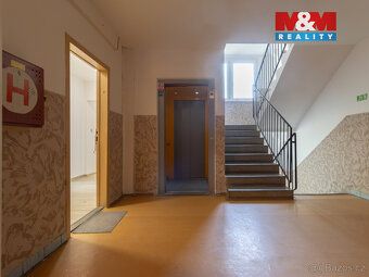 Nabízíme k prodeji prostorný byt 3+1 s lodžií v osobním vlas