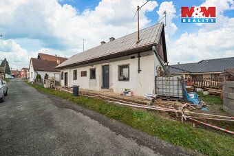 Nabízíme k prodeji útulný rodinný dům v klidné části obce Ho